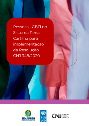 Com o objetivo de apoiar magistradas e magistrados a implementarem procedimentos para garantia de direitos de pessoas LGBTI (lésbicas, gays, bissexuais, transexuais, travestis e intersexo) em conflito com a lei, o Conselho Nacional de Justiça (CNJ) disponibiliza duas cartilhas com orientações simplificadas que consideram etapas do ciclo penal e do socioeducativo. As publicações partem da Resolução CNJ n. 348/2020 e das orientações do respectivo manual, destacando temas como a autodeclaração da identidade de gênero e orientação sexual, uso do nome social, parâmetros de proteção em casos de violência e alas ou celas especiais para pessoas transgênero nos estabelecimentos penais. Os materiais integram a coleção de conteúdos sobre Gestão e Temas Transversais elaborada pelo programa Fazendo Justiça como parte de um conjunto de iniciativas voltadas a fortalecer ações em todo o ciclo penal e de justiça juvenil, tendo como perspectiva o olhar sobre vulnerabilidades que se aprofundam no contexto da privação de liberdade, como as que afetam pessoas autodeclaradas LGBTI.