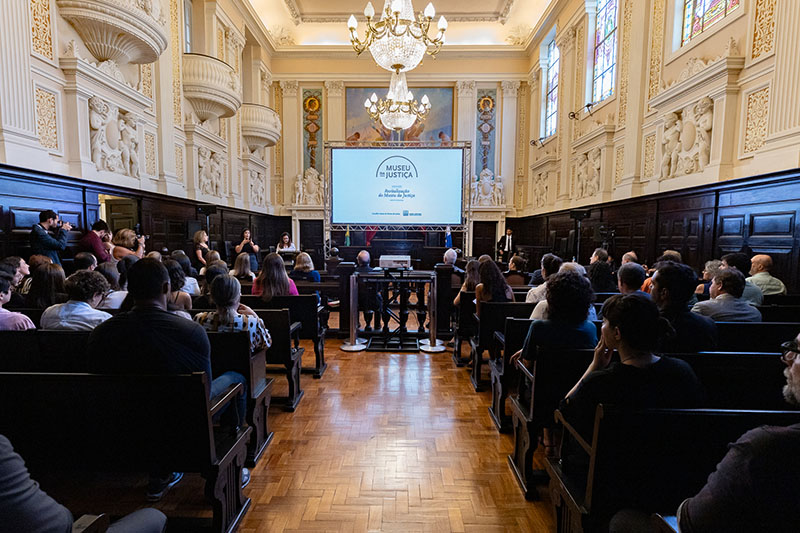 A apresentação da projeção das novas salas foi realizada no Antigo Tribunal do Júri para magistados, servidores e ao público visitante